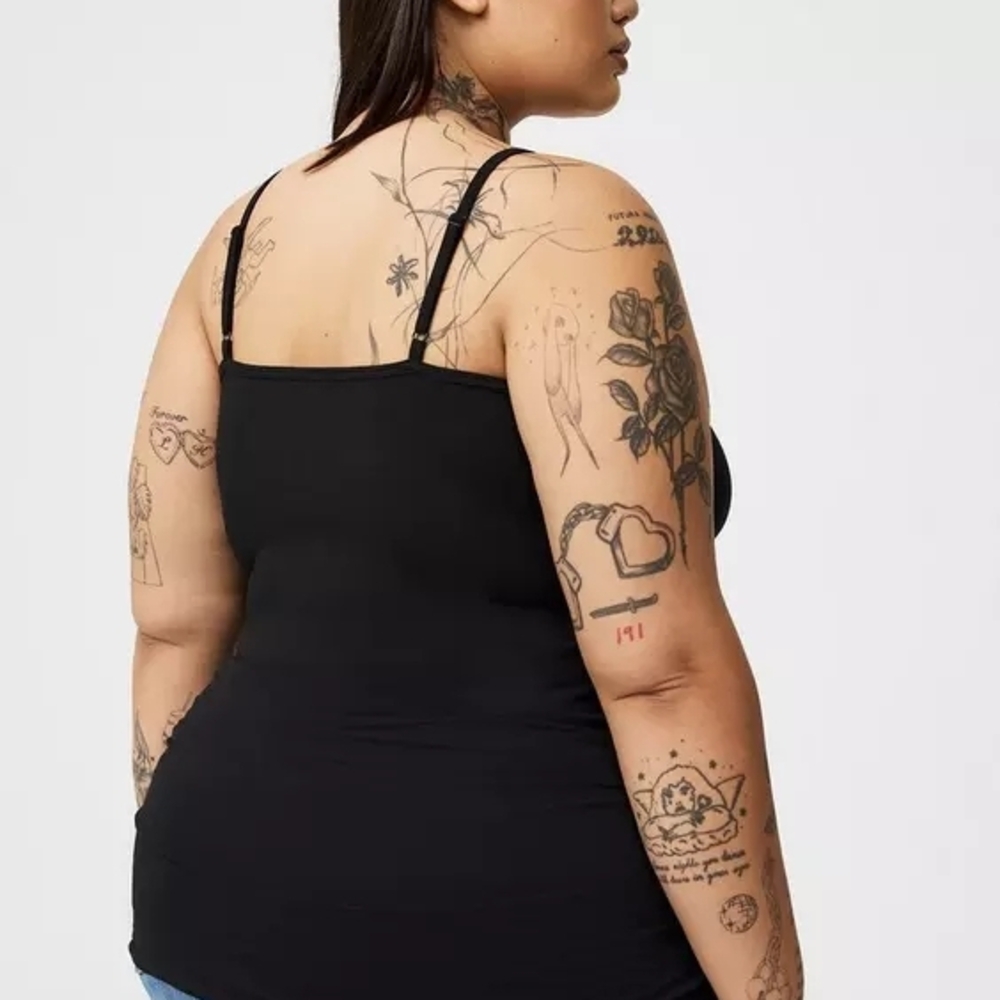 Torrid Foxy Tunic Cami - Picture 2 of 9